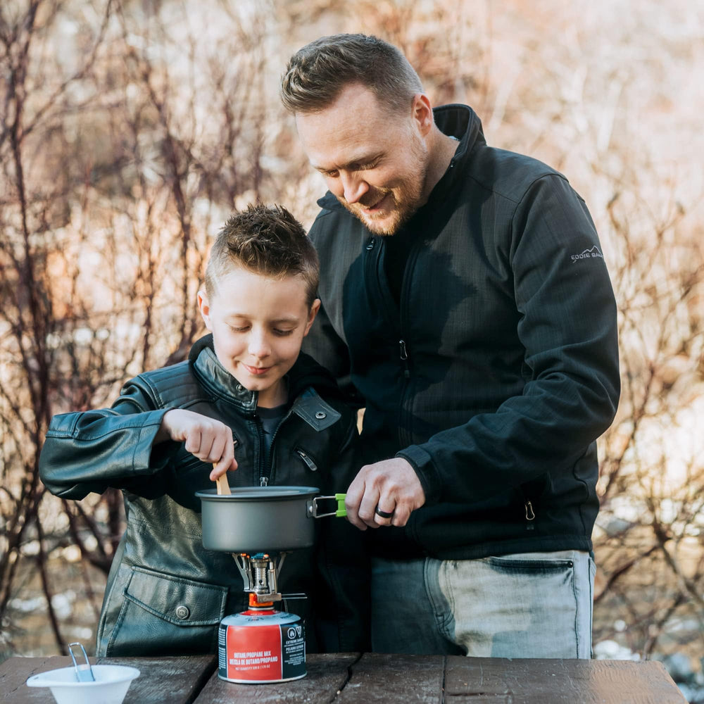 MalloMe backpacking stove in use for on-trail outdoor cooking.
