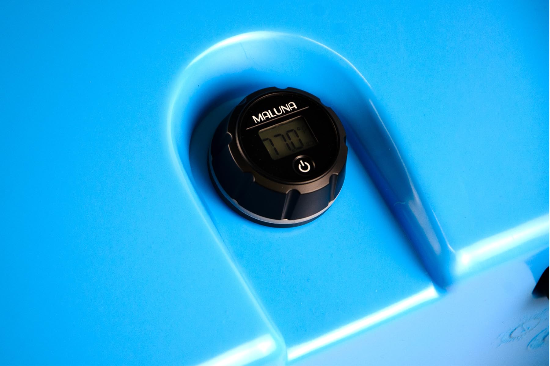 Low-profile device compatible with YETI and RTIC models for easy setup.