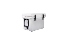 Mammoth Ranger 25 cooler interior, 25-quart capacity fits 23–30 cans.
