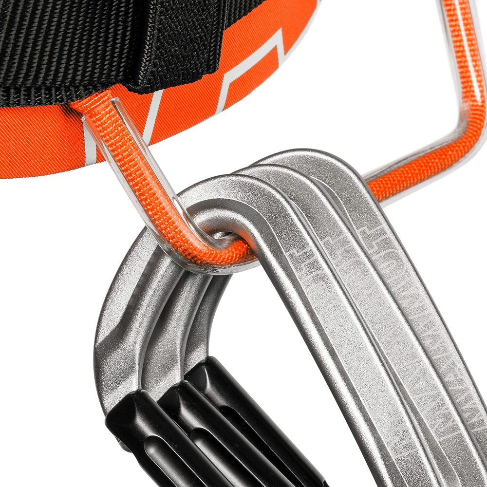 Mammut 4 Slide harness quick-fit for versatile climbing scenarios.