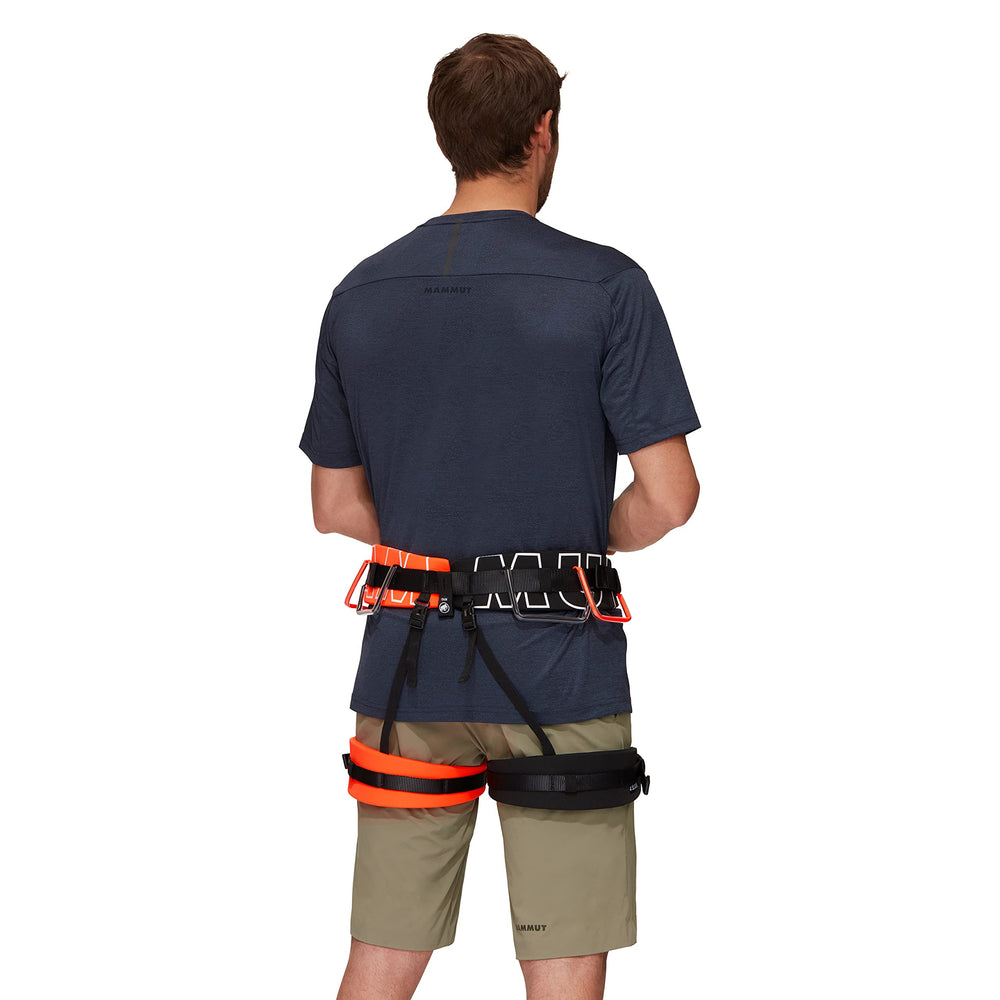 Mammut 4 Slide harness wear indicator reveals fabric wear at a glance.