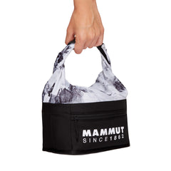 Mammut Boulder Chalk Bag with protected zipper compartment guards your phone from dust