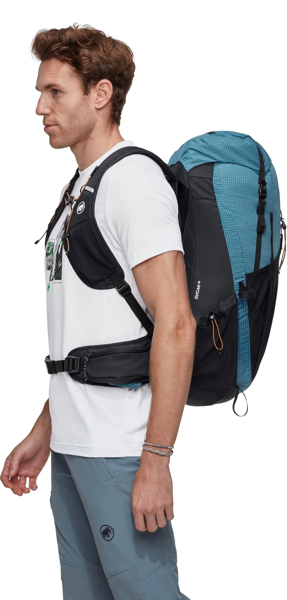 Air Space suspension in Mammut Ducan 26L reduces back strain.