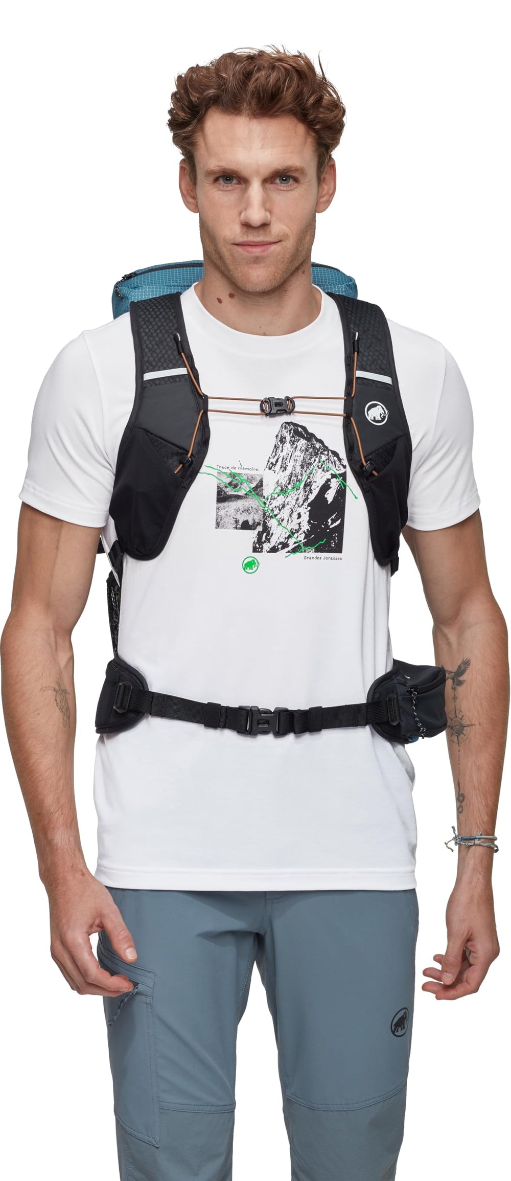 26L capacity with quick-access mesh pocket and side bottle pockets.