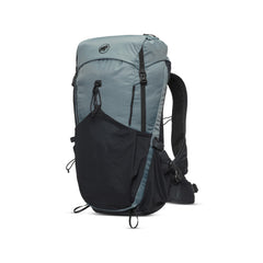 Mammut Ducan 26L with detachable rain cover protects gear in wet conditions.