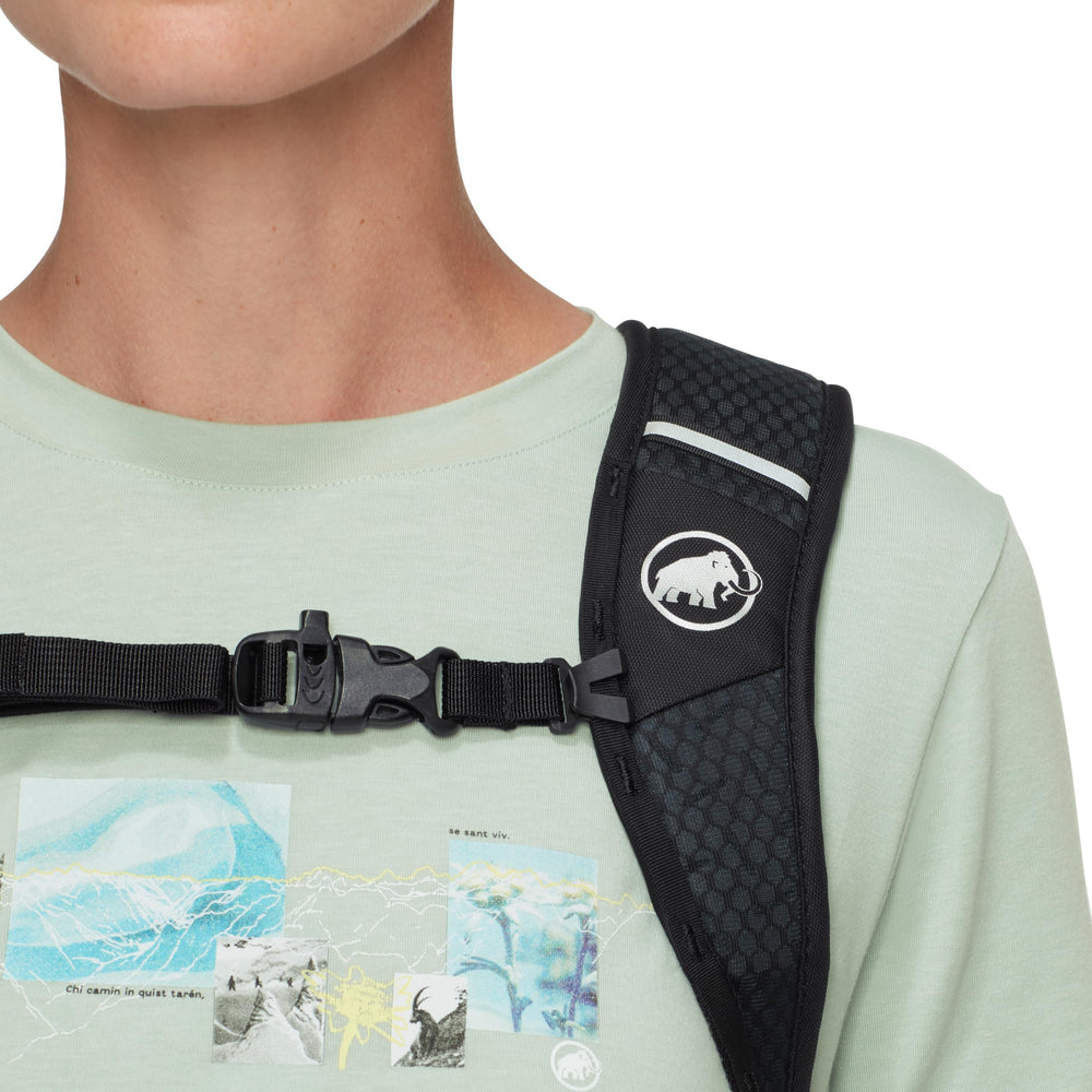 Mammut Lithium 15 Women hydration compatibility; quick access on the move