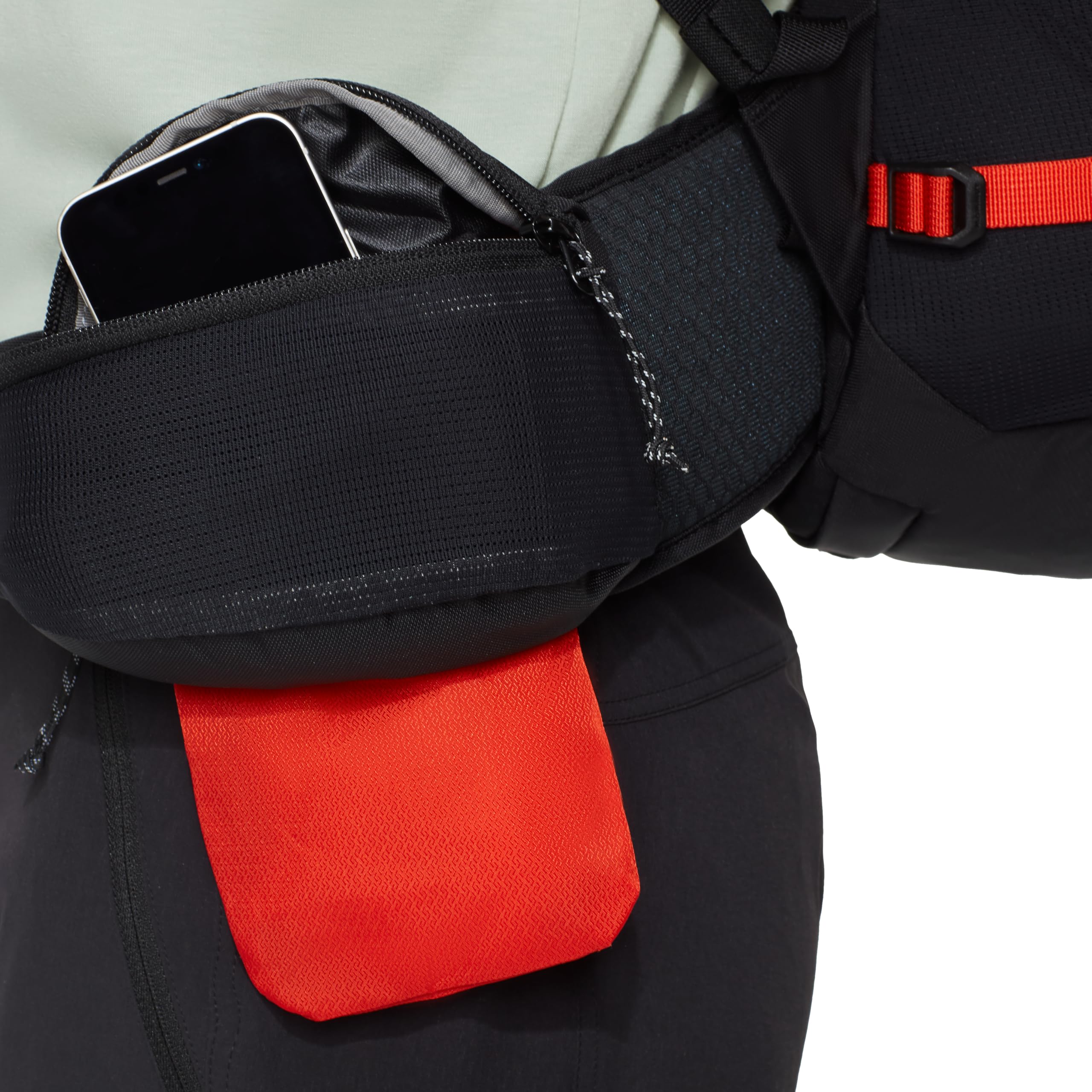 Mammut Lithium 15 Women removable bottom compartment; flexible packing options