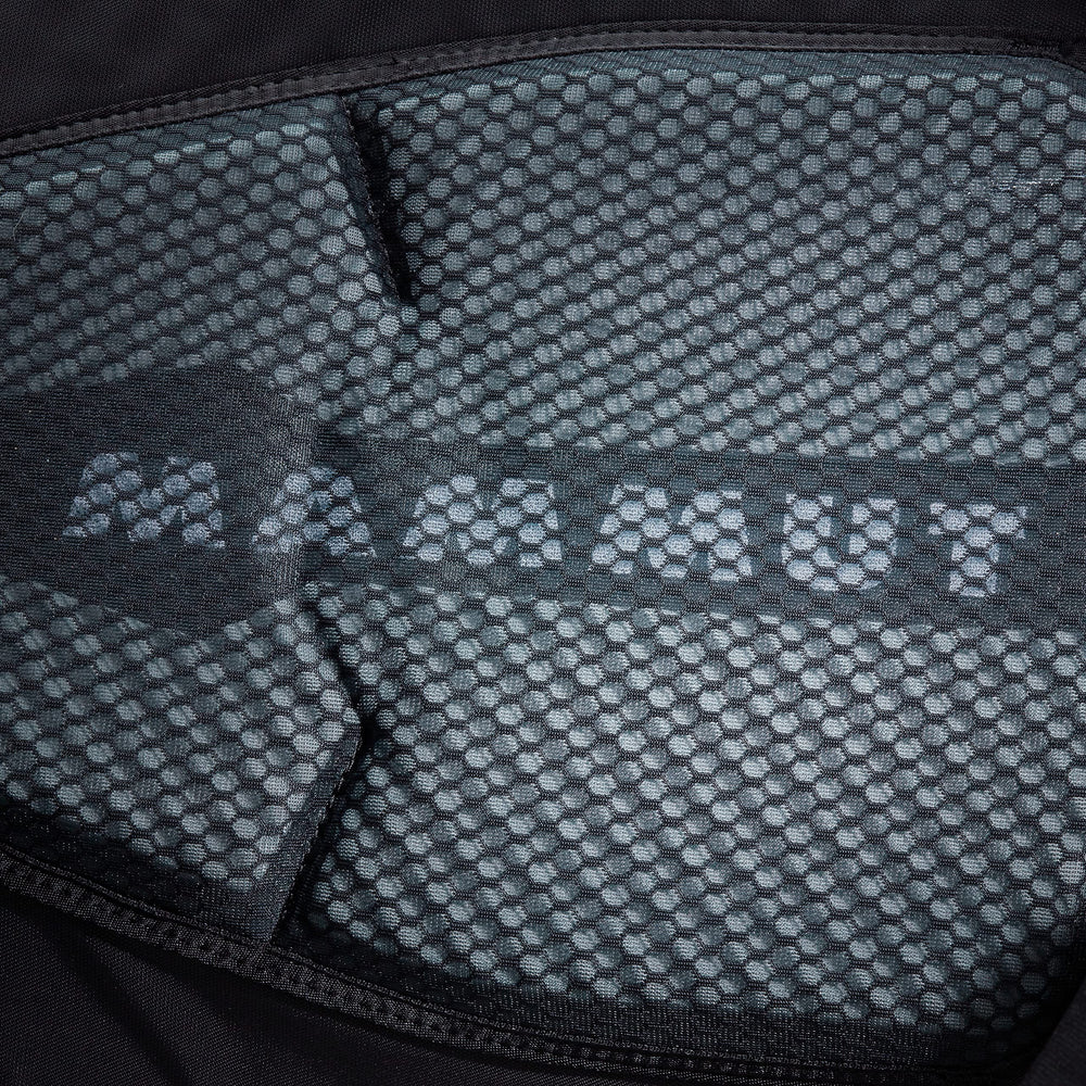 Mammut Lithium 20 hydration system ready for long treks