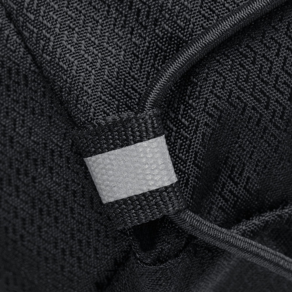 Mammut Lithium waistpack lightweight design reduces carry weight.