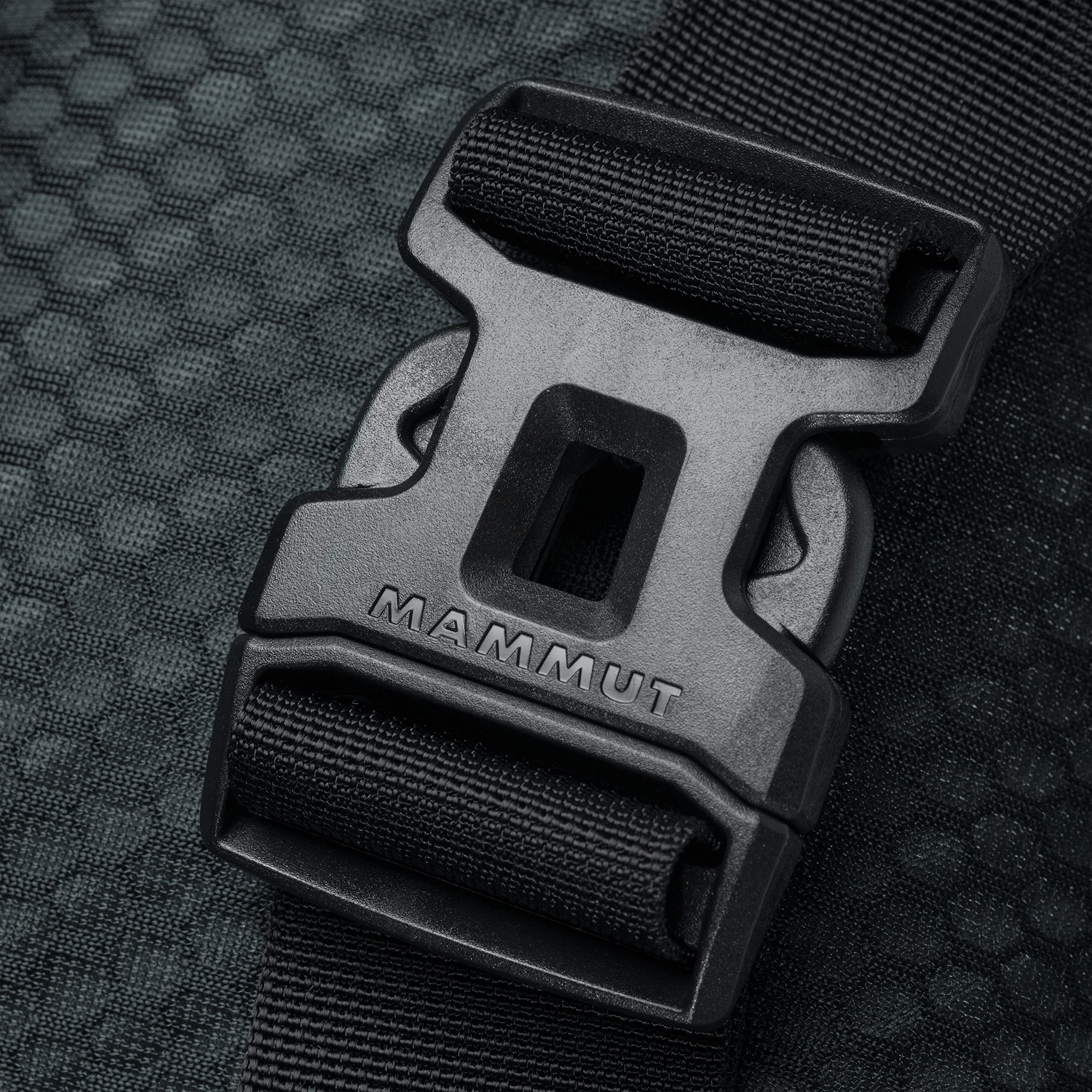 Mammut Lithium waistpack ideal for hiking and travel with 3L capacity.