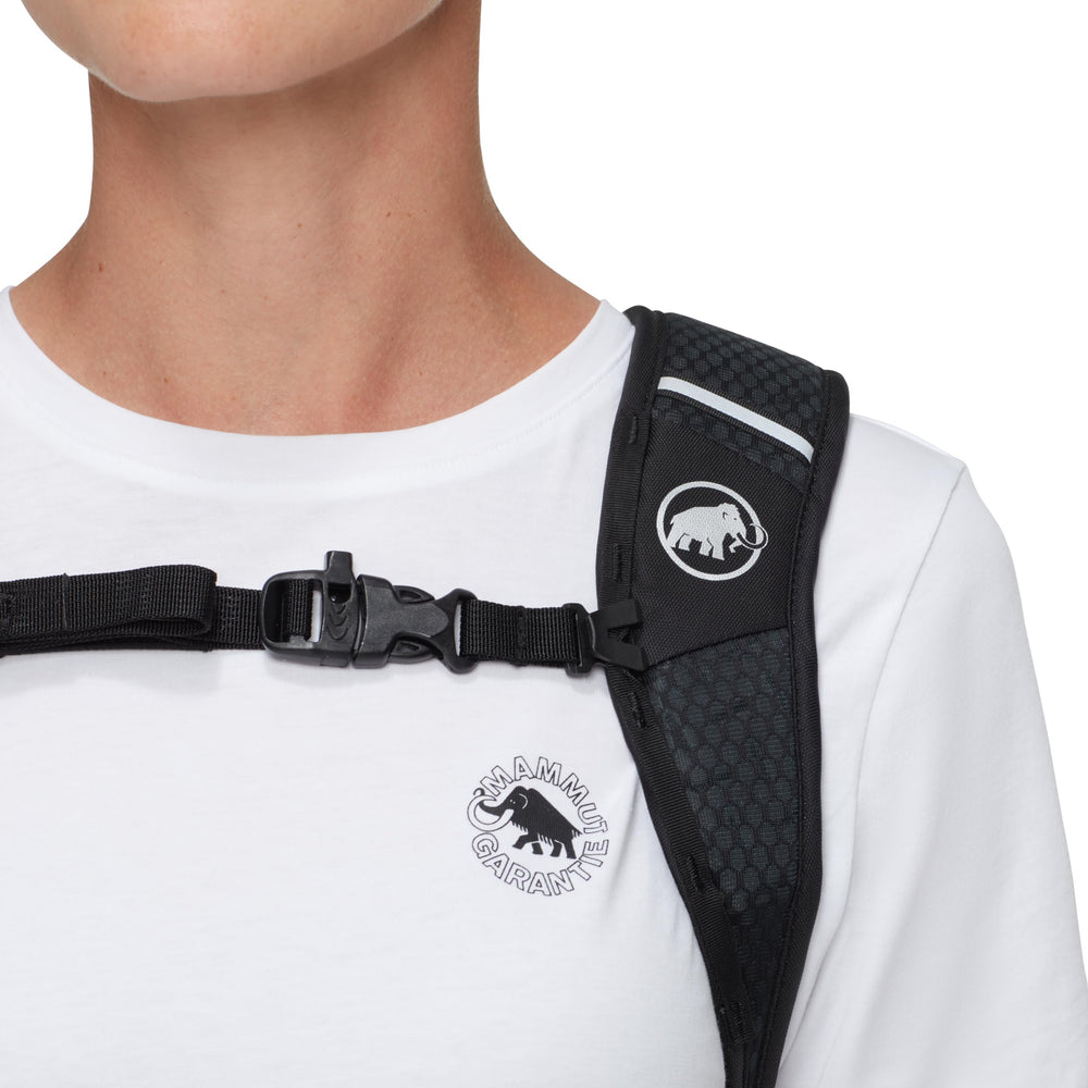 Mammut Lithium 15 Women's Backpack bottom compartment, removable for organized packing.