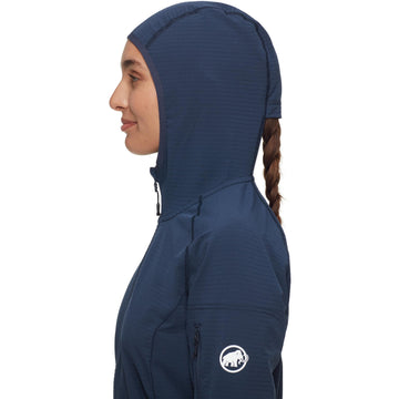 Mammut Madris Light Hooded Jacket cuff detail enhances mobility.