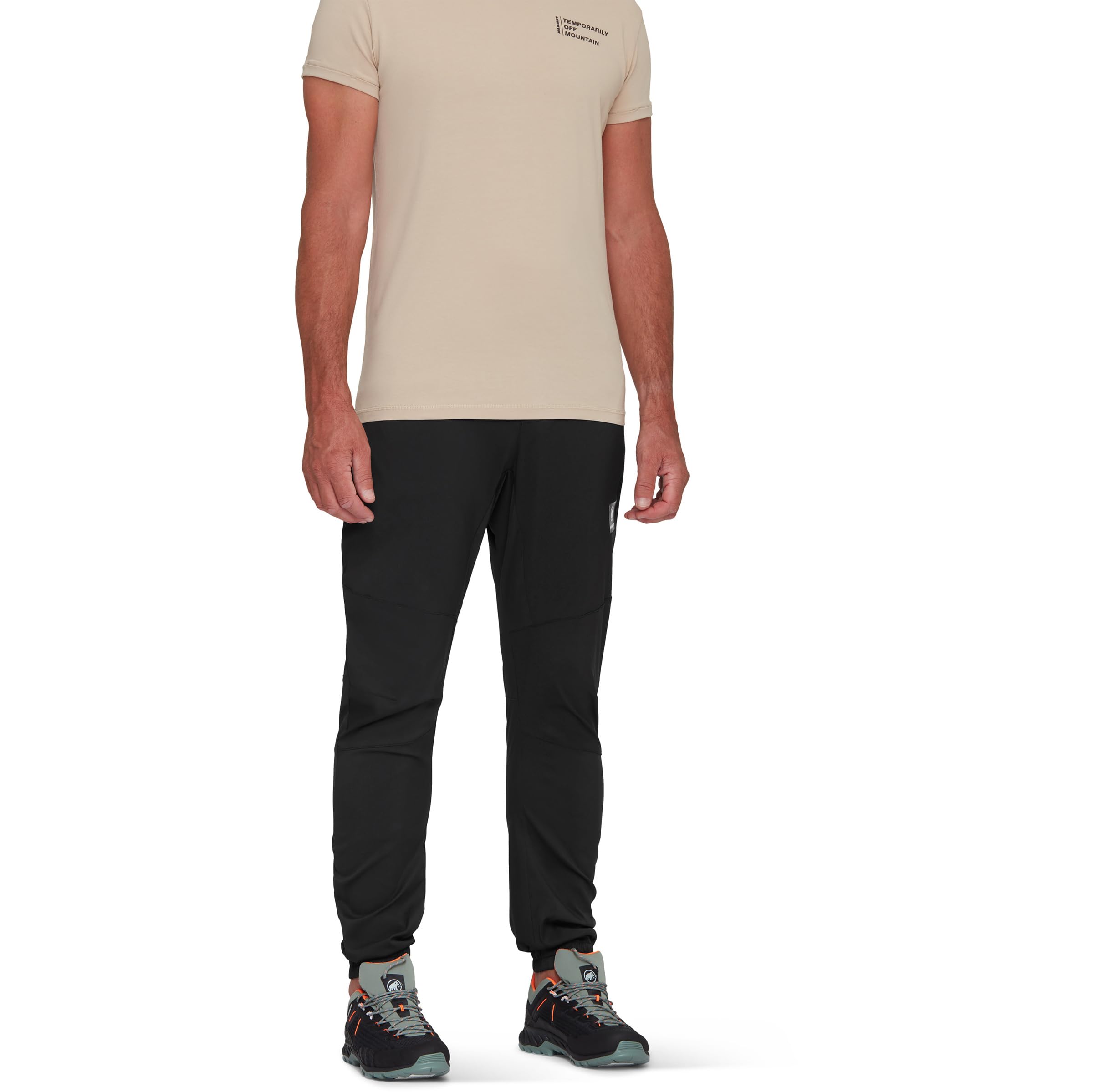 Mammut Massone Light Pants elastic cuffs close to ankle for precise footwork visibility.