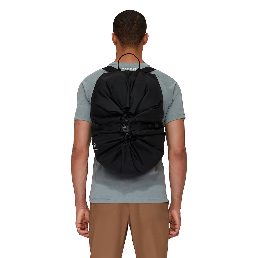 Adjustable shoulder strap on Mammut Neon Rope Bag for a comfortable fit