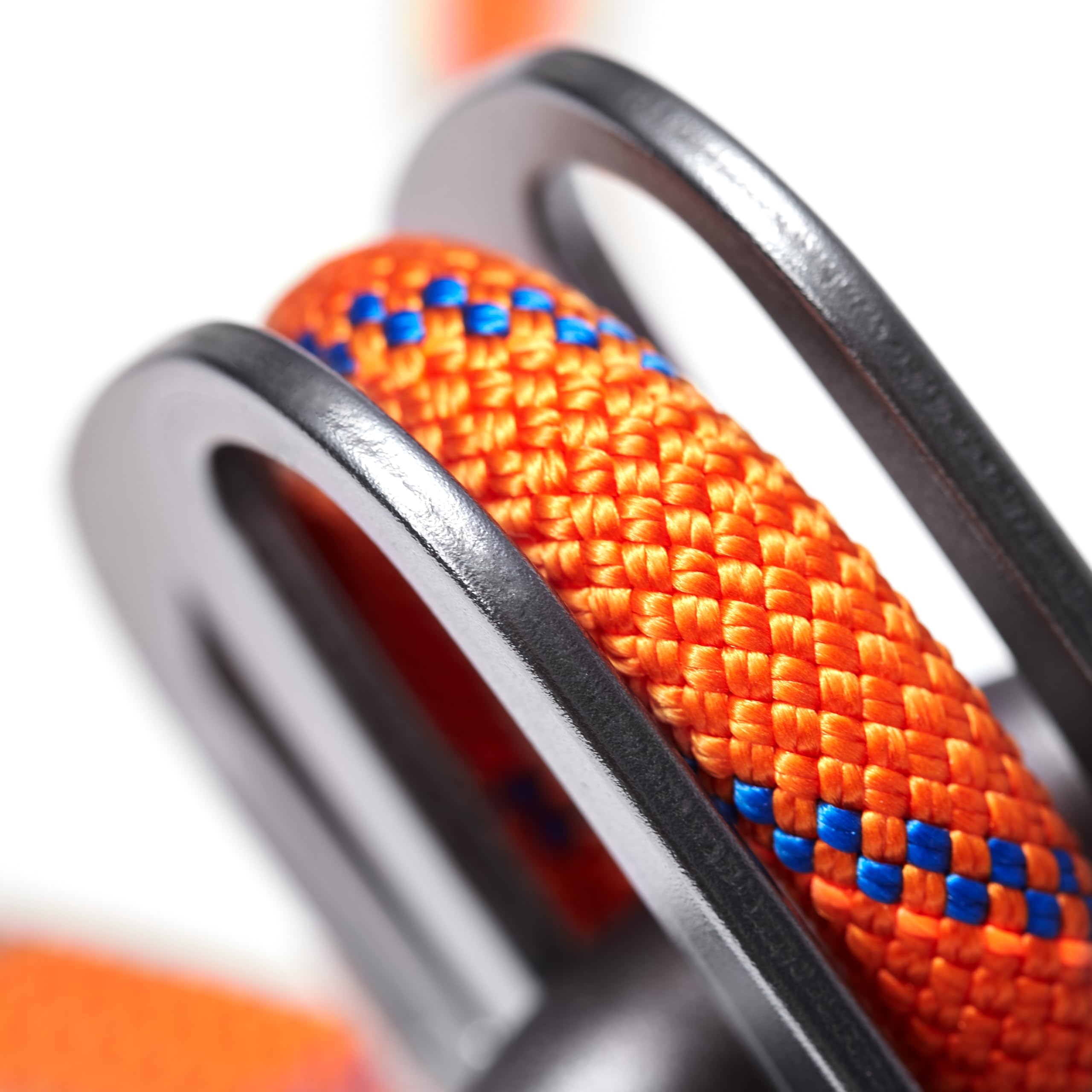 Mammut Smarter assembly detail demonstrates removable design.