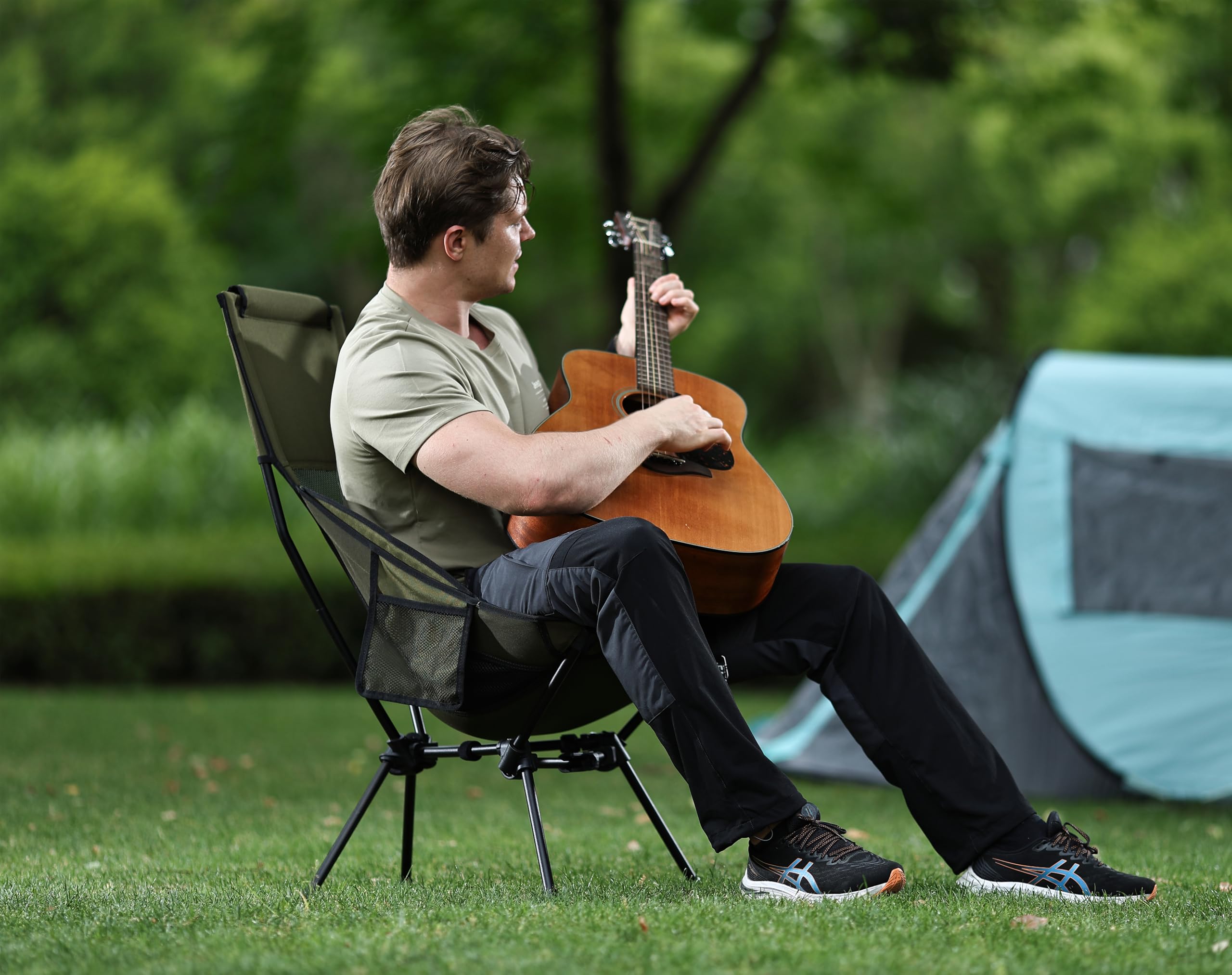 MARCHWAY high-back chair back support provides comfortable posture on long camping sessions.