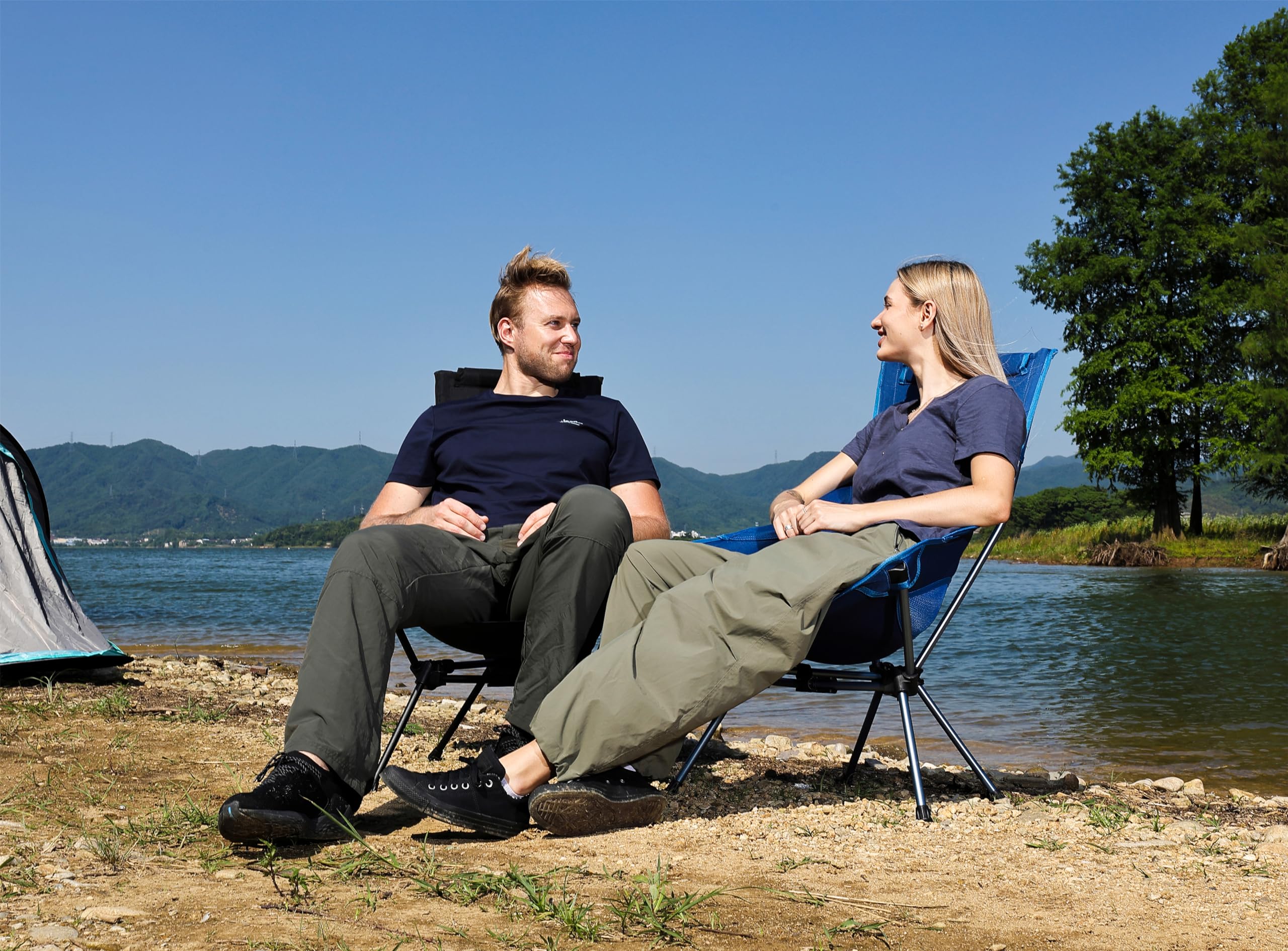 MARCHWAY stable triangular-base design keeps you secure on varied terrain.