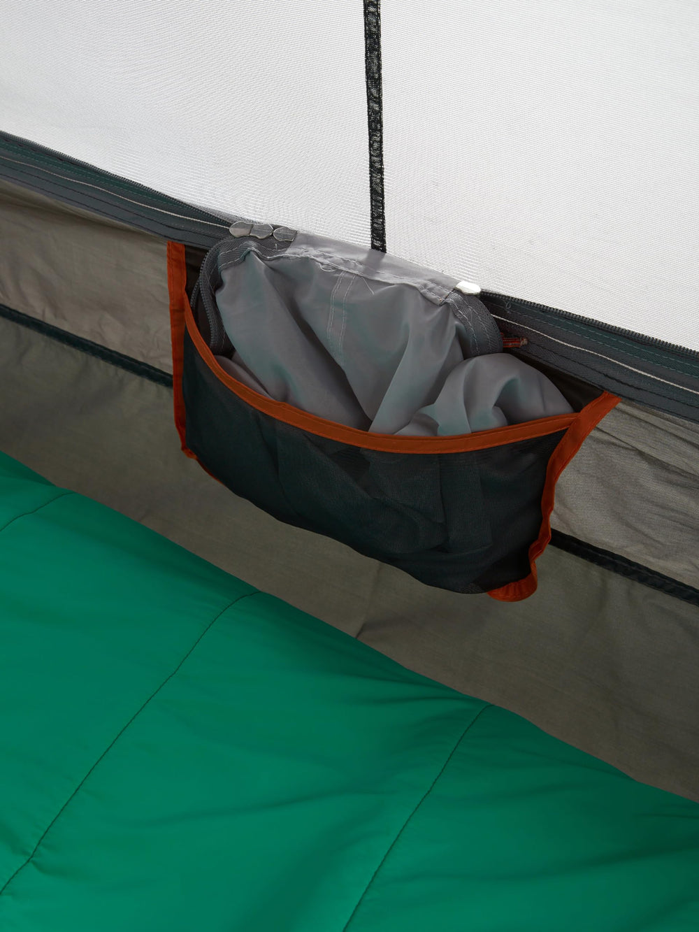 MARMOT Halo 4P seam-taped floor prevents leaks and moisture intrusion