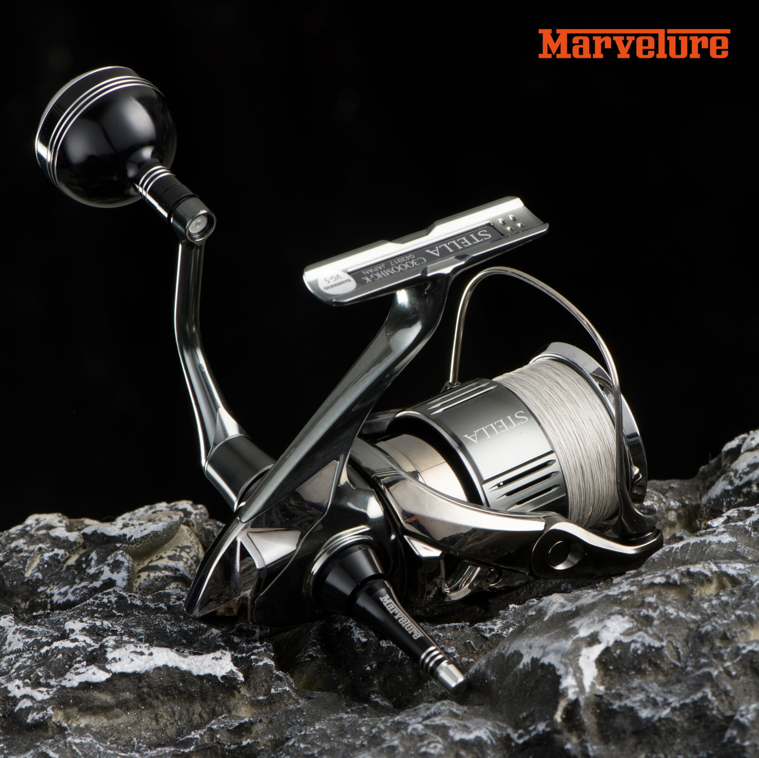 Close-up of MARVELURE 44 mm reel stand mounted on a spinning reel