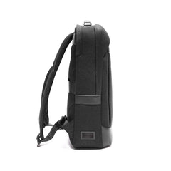 Maverick & Co Forte Light Backpack Black padded shoulder straps for comfort