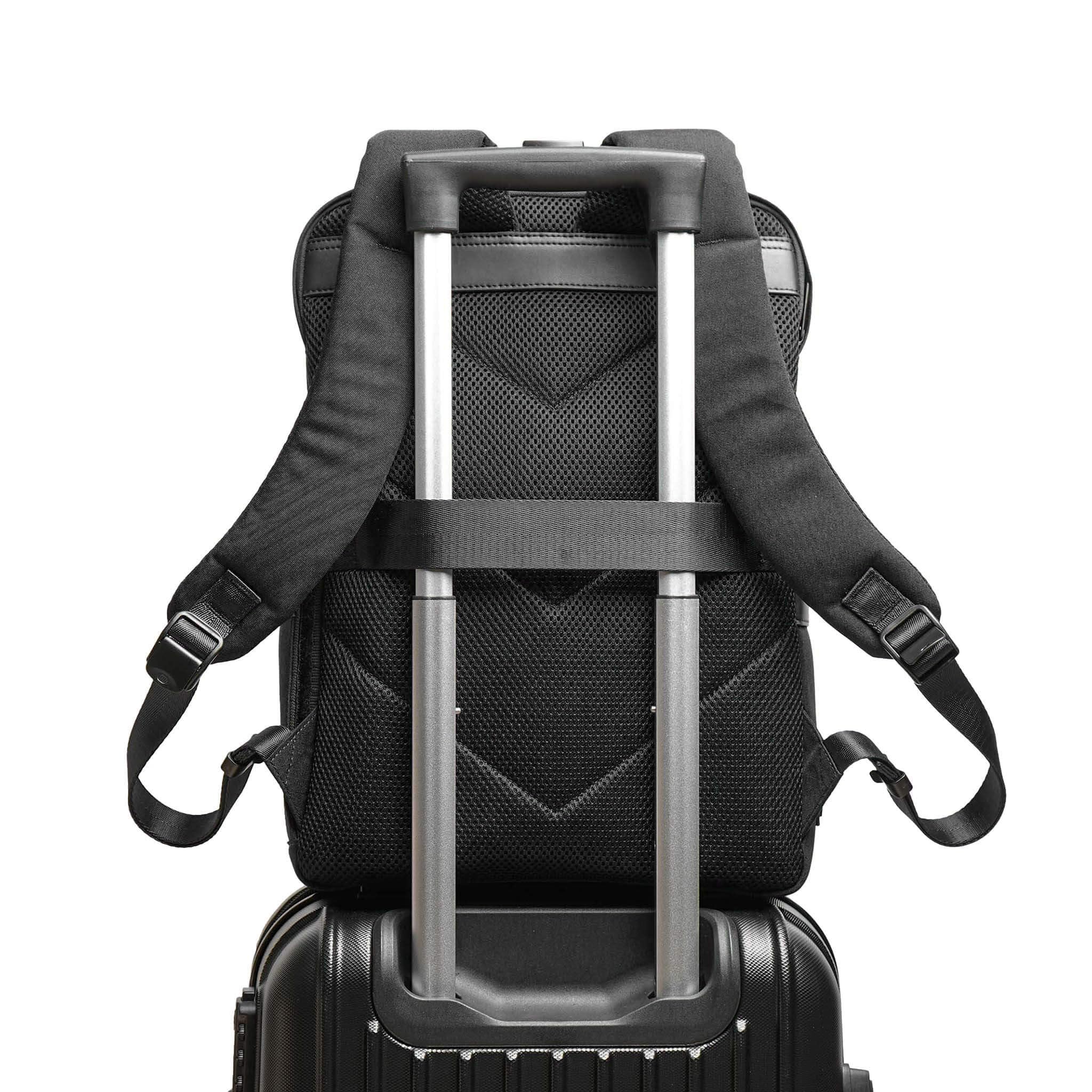 Maverick & Co Forte Light Backpack Black zipped perimeter access for secure storage