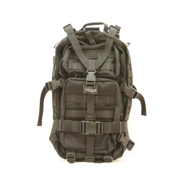 Sturdy sternum strap helps stabilize the load.