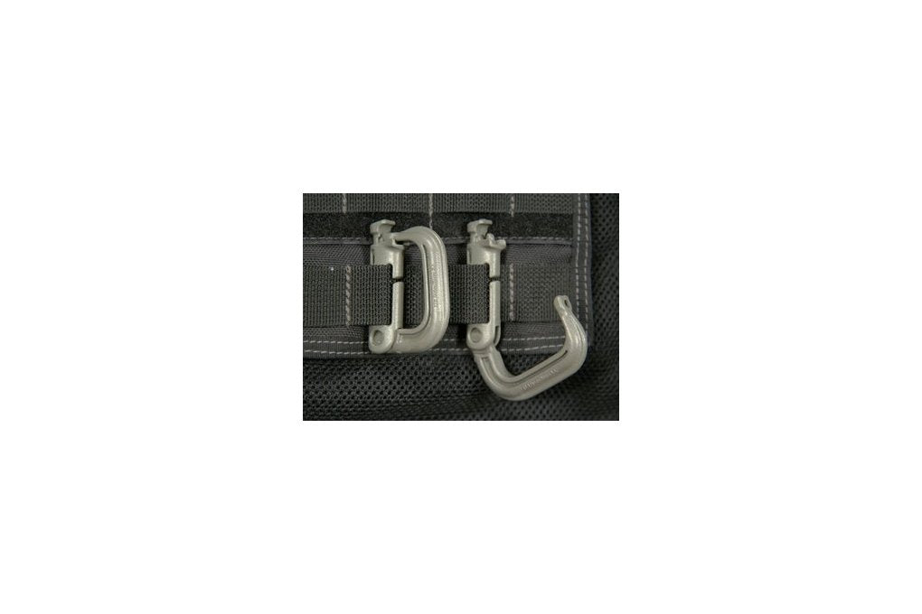 Maxpedition Grimloc 4-pack detent latch demonstrates open-position functionality