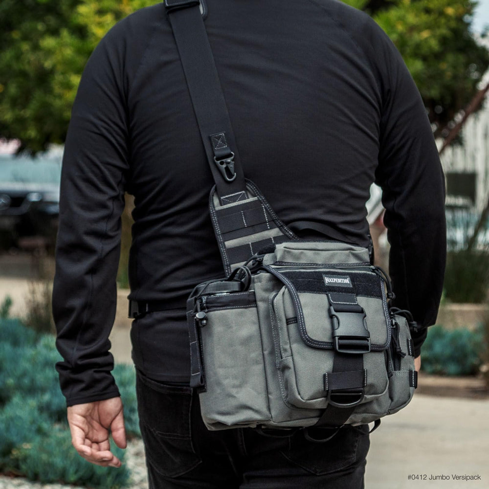 Concealed zippered CCW compartment with internal loop field.