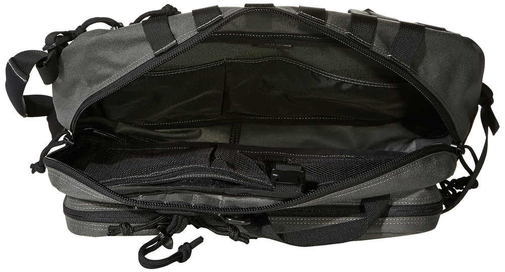 Maxpedition Sitka Gearslinger shoulder-strap detail demonstrates reinforced ergonomic support.