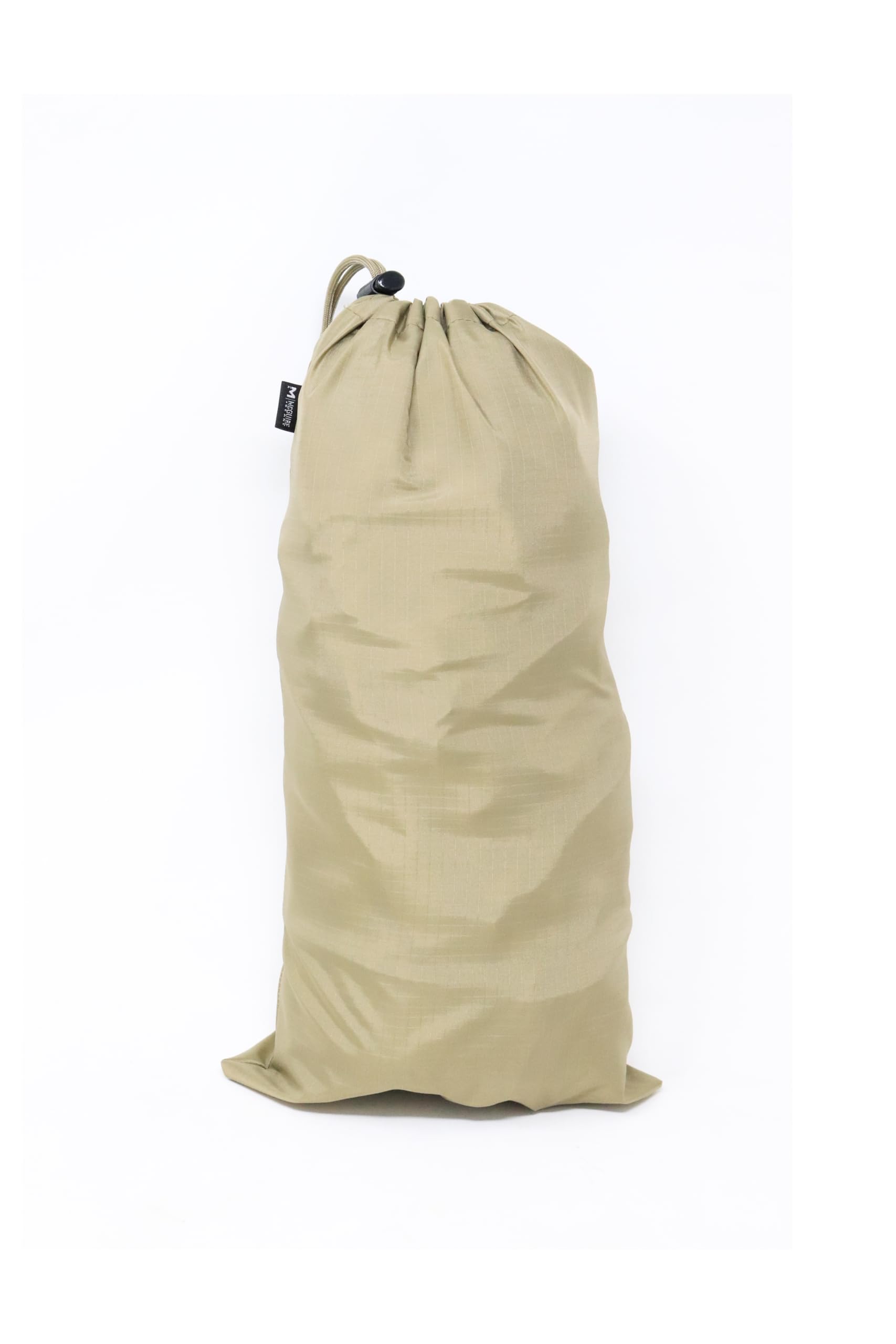 Elastic edge and bungee closure secure the cover during windy hikes.