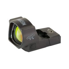 MECANIK MO3 reflex sight on rail shows easy mounting for reliable field setup.