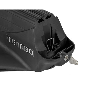 Carries two snowboards on MENABO Aconcagua for winter trips.