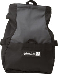 Metolius Chalk N' Roll chalk bag in black-gray for stable chalk access during climbs