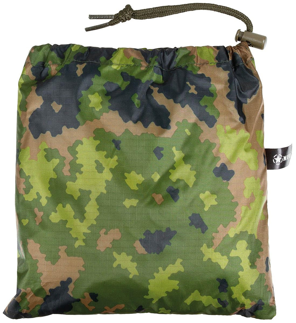 MFH US Poncho Ripstop camouflage, hood-adjustment, adaptable rain protection.