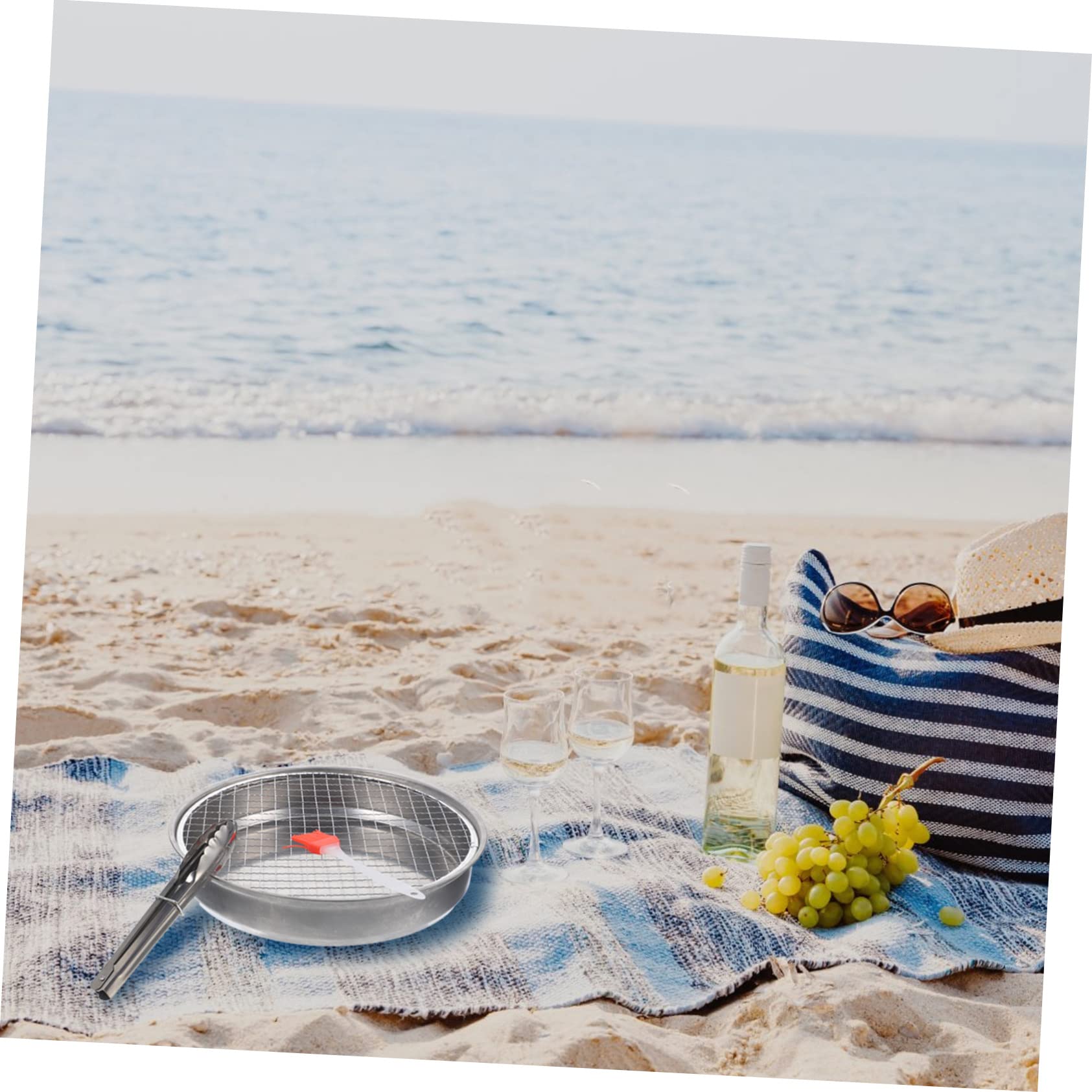 Mikikit grill net enables faster heat conduction for quicker meals.