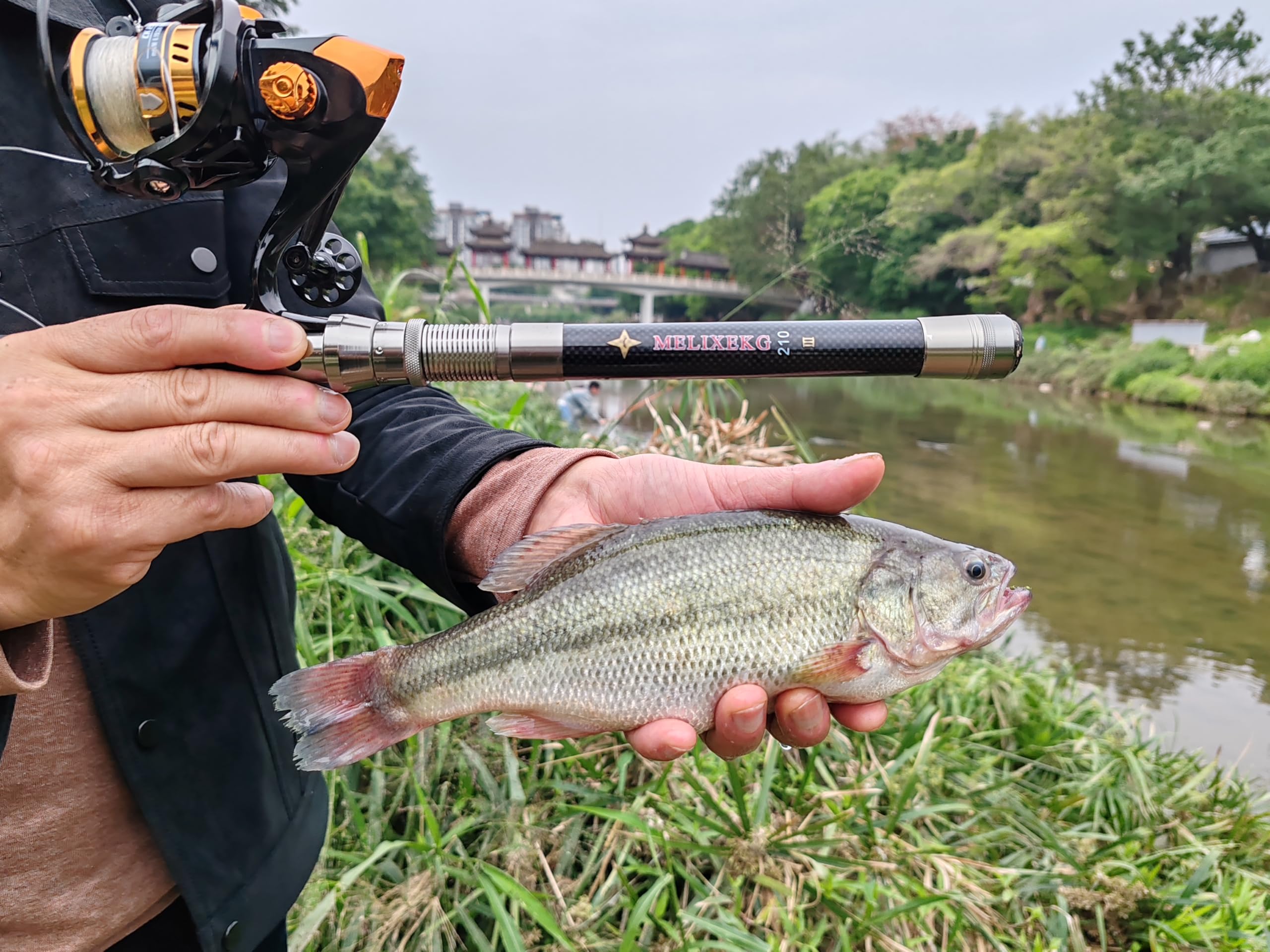 MILEXNKO complete accessories included for immediate fishing out of the box.