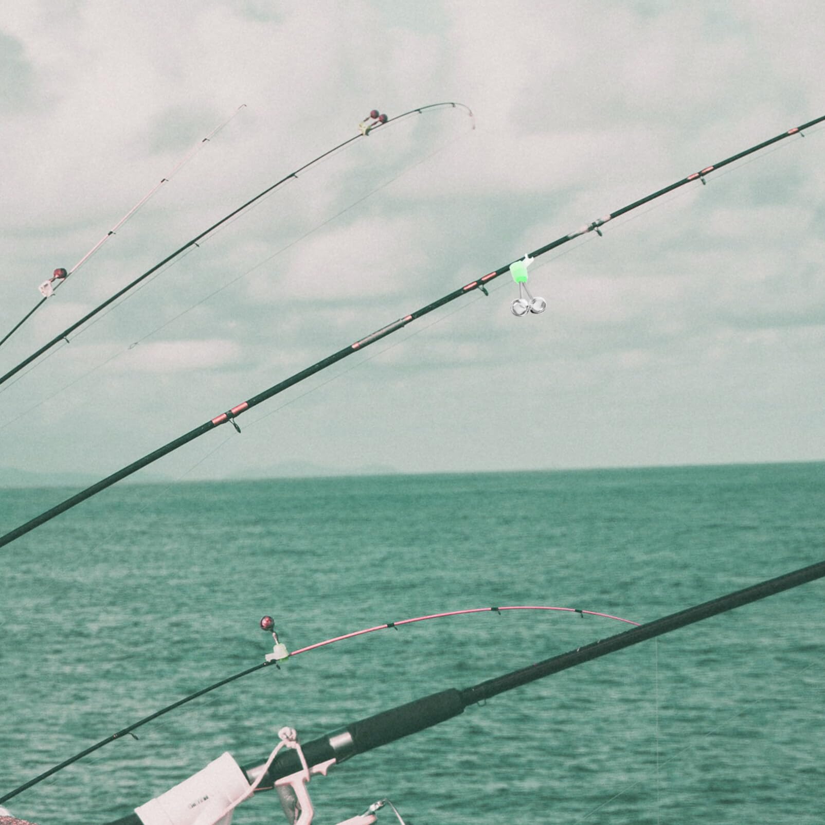 Milisten rod clip with durable connector for reliable fishing alerts.