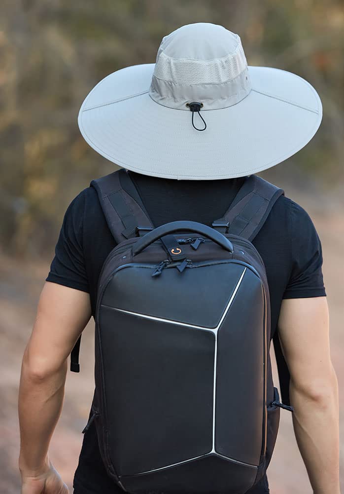 MINAKOLIFE adjustable chin strap secures the hat during windy outdoor activities.