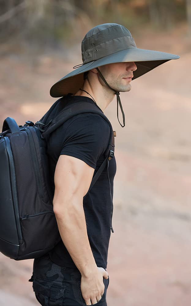 MINAKOLIFE khaki bucket hat for outdoor comfort and practical sun protection.