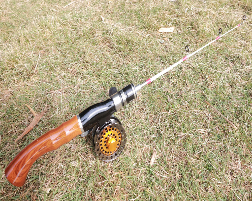 Mirrorever round wheel reel offers reliable reeling in freezing conditions.