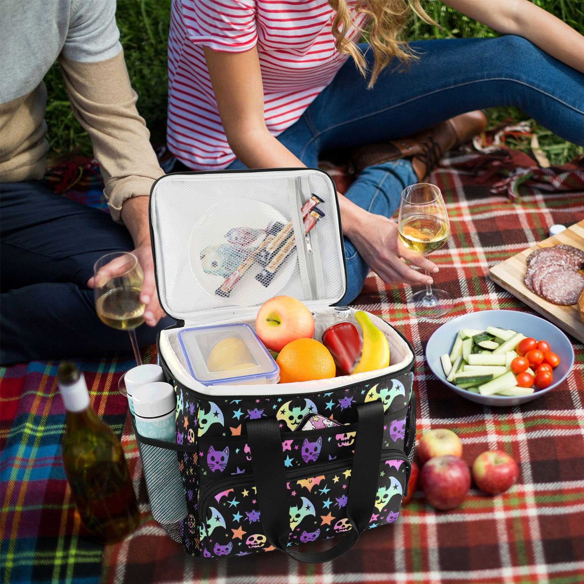 MNSRUU spacious cooler bag with multiple pockets for meals and drinks.