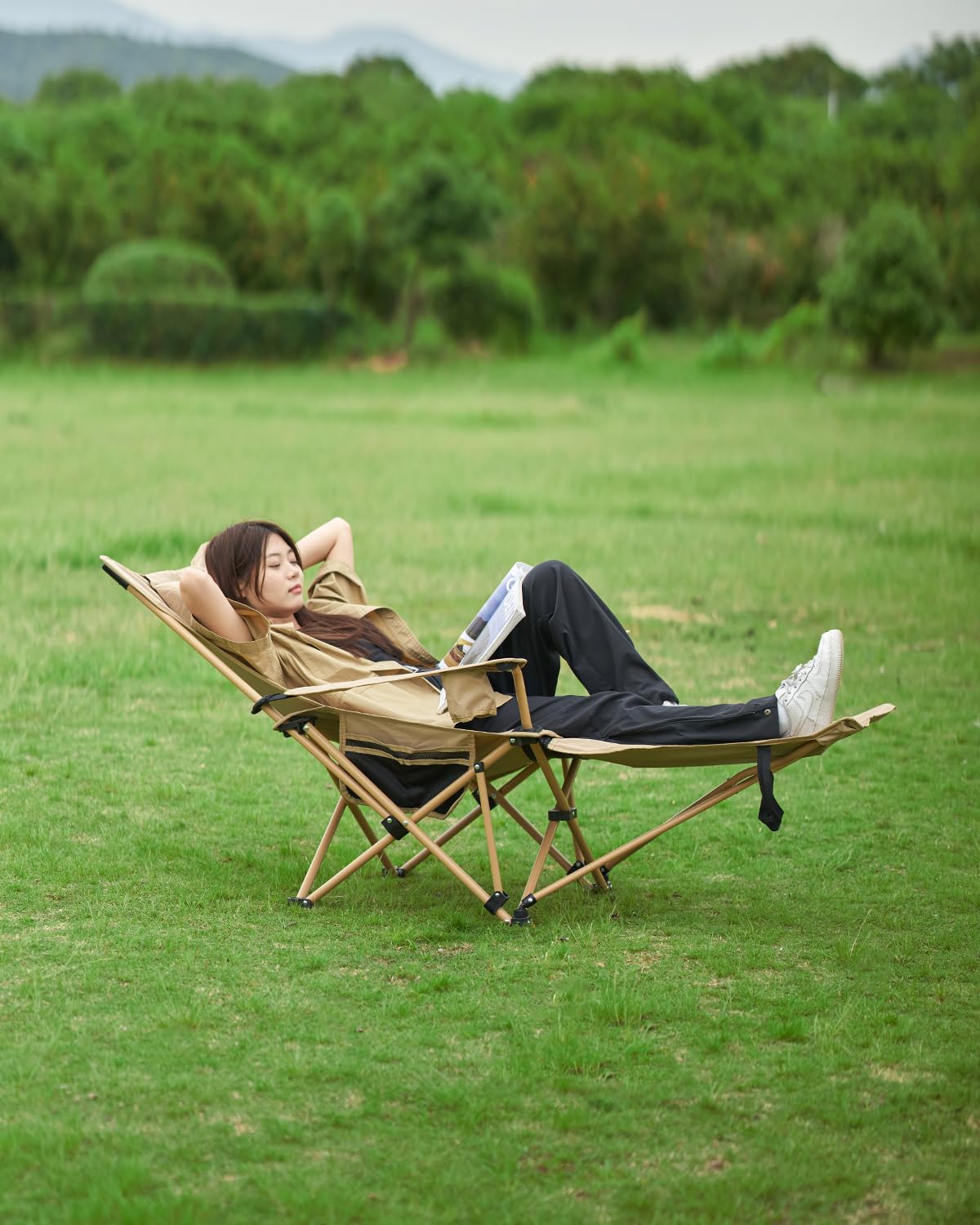 MOBI GARDEN footrest detachable extension for extended leg support.