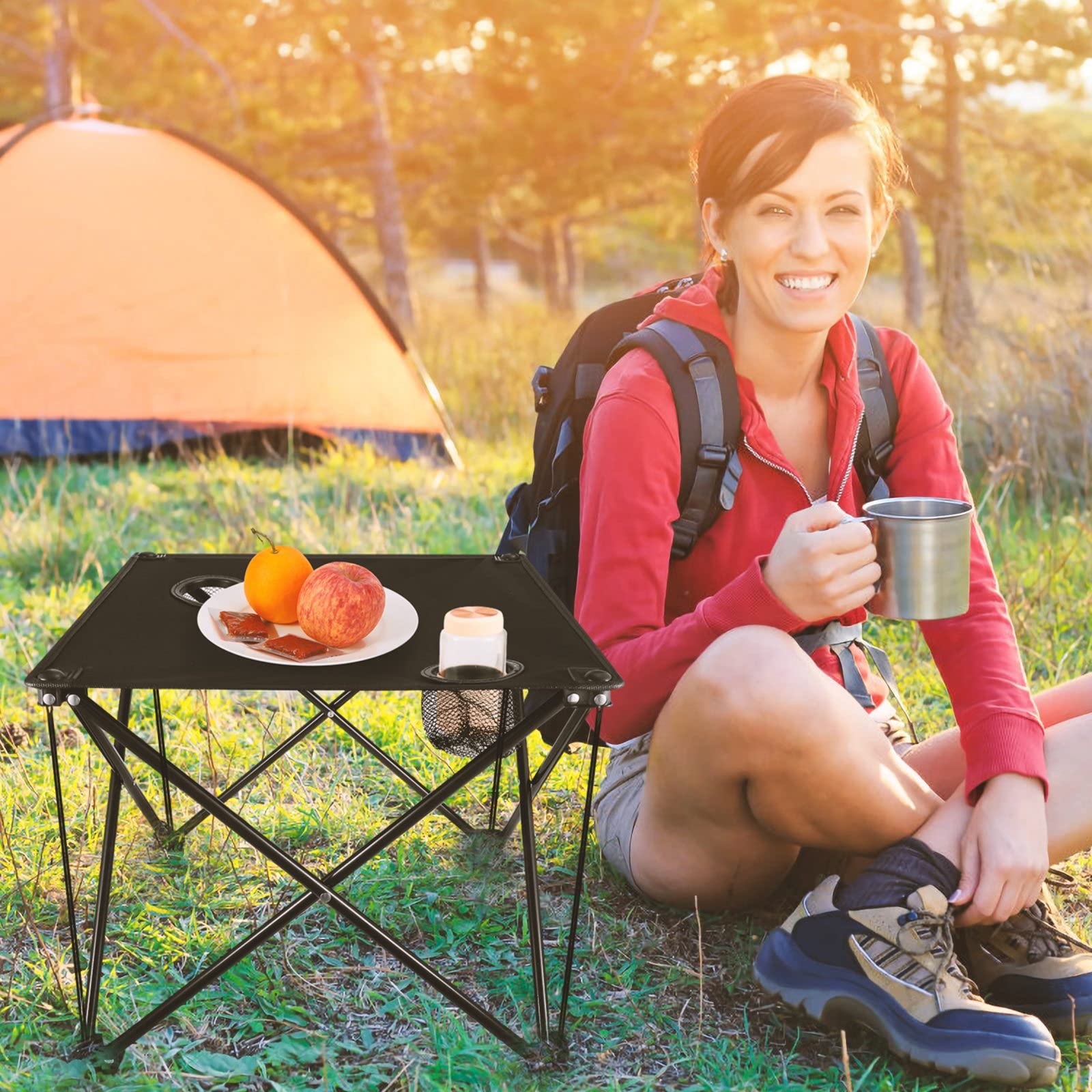 Moclever outdoor table ideal for beach days, picnics, and camping.
