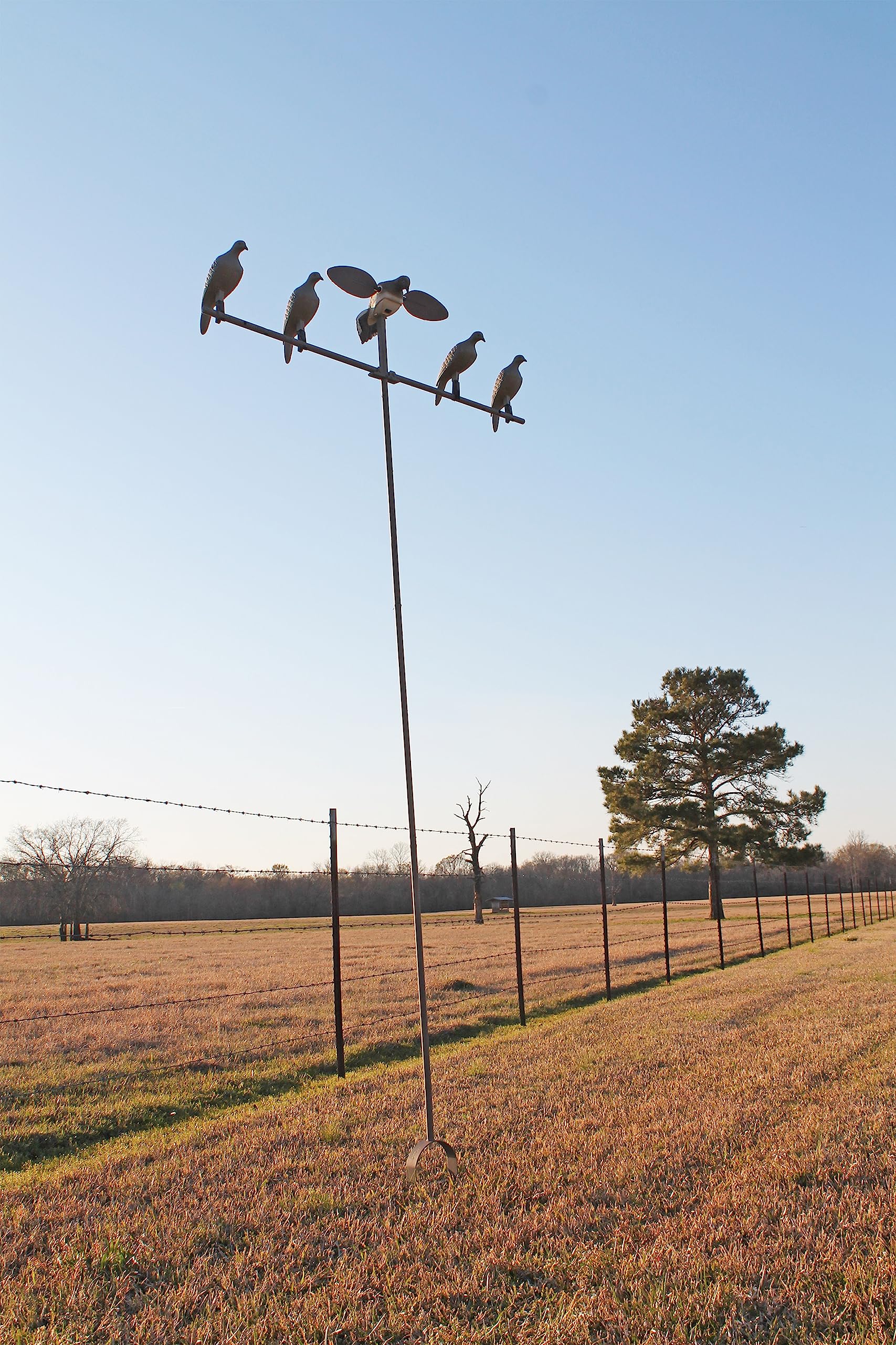 MOJO Outdoors Dove Tree Assembly uses joints and elastic bands for quick setup.