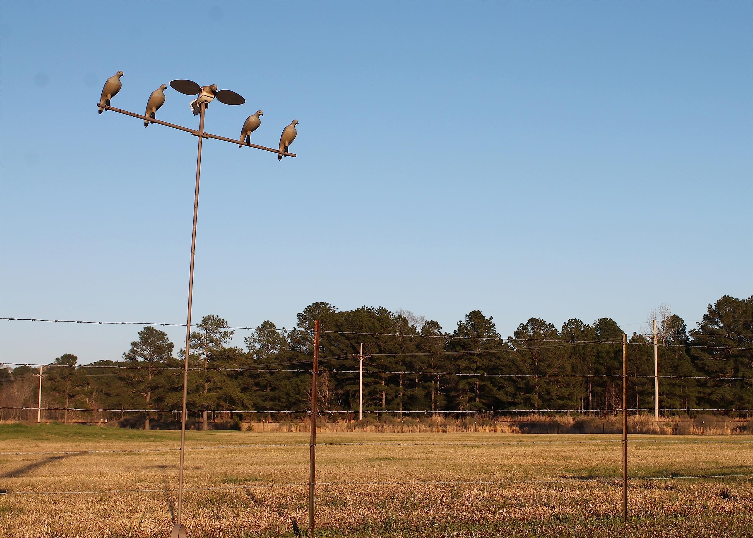 MOJO Outdoors Dove Tree Cross Arms hold up to six decoys for varied spreads.