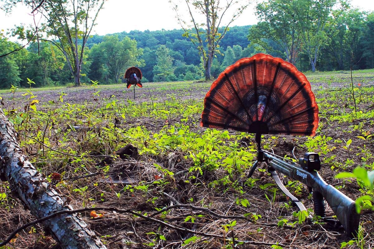 Built-in erect legs keep your shotgun off the ground for quick shots