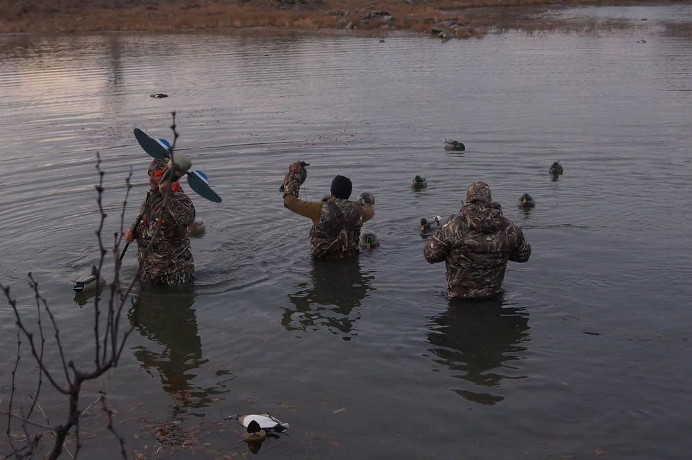 MOJO Outdoors Texas-Style Rig snapped to decoy for smooth pickup