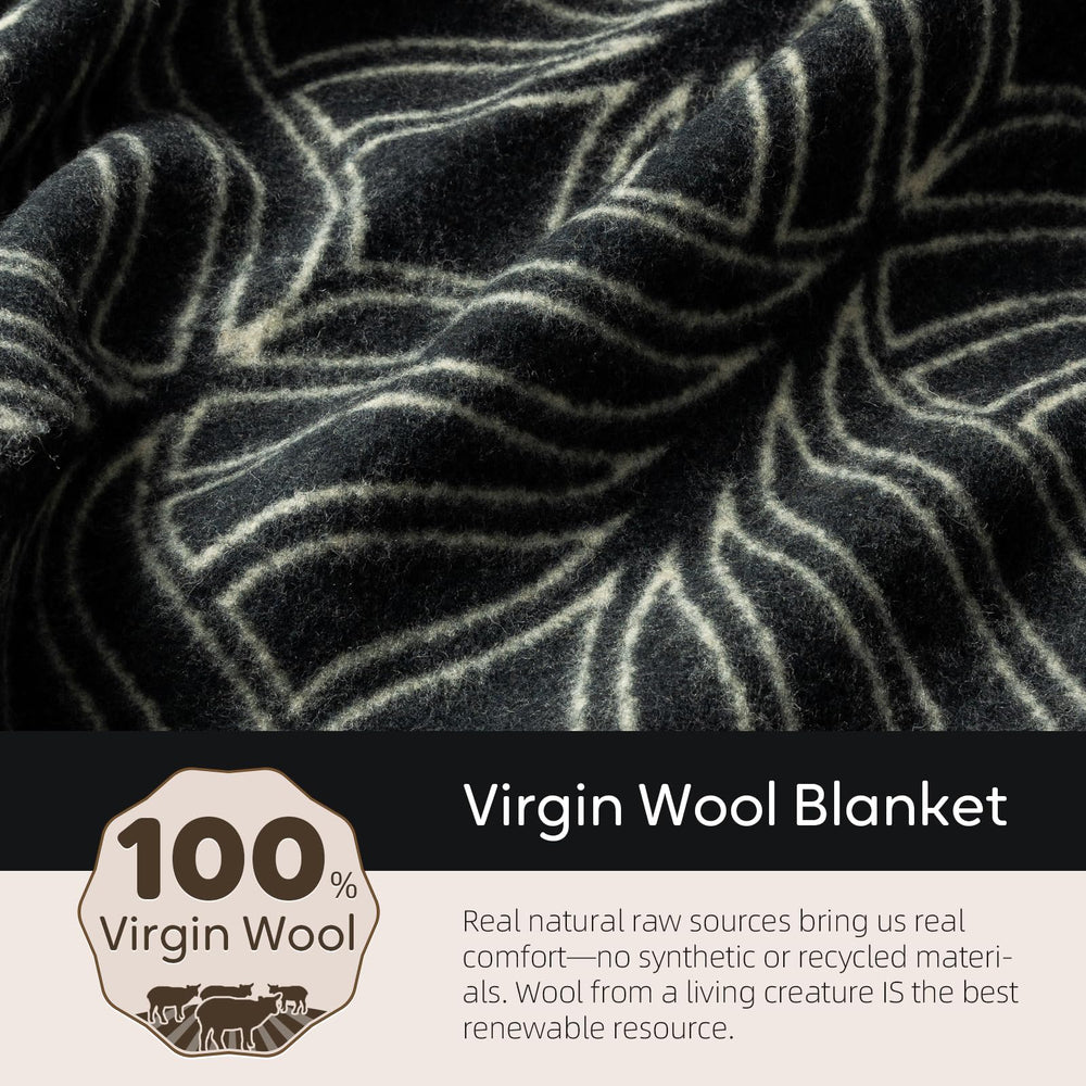 Molithe machine-washable blanket with care tag for gentle washing