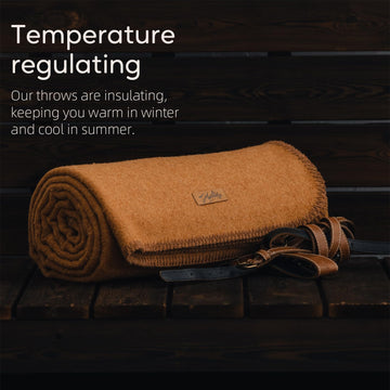 Molithe wool blanket with PU strap enables easy portability.