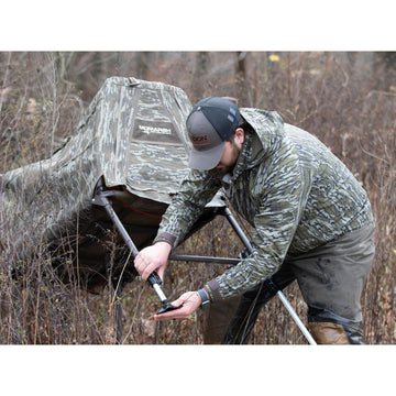 Momarsh Invisi Lab Dog Blind Bottomland-pattern camouflage for marsh environments.